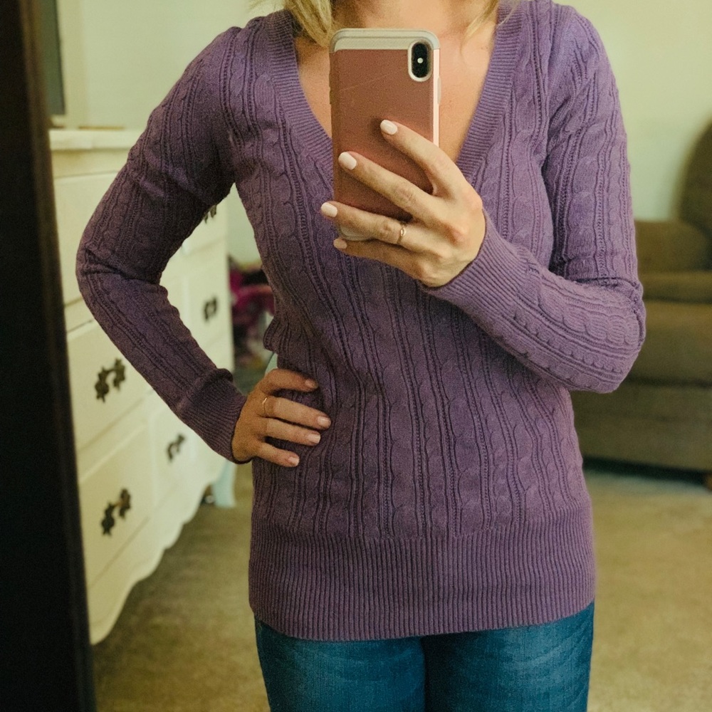 American Eagle Sweater